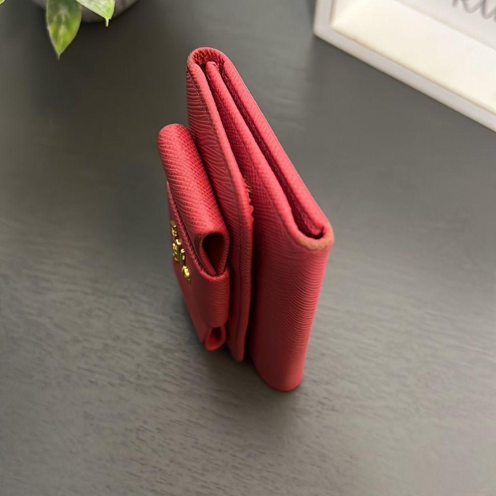 Prada Saffiano Ribbon Leather Key Case Pink & unbranded keychain charm strap - Picture 10 of 12